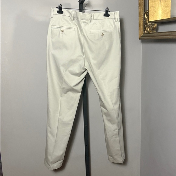 LAST CHANCE Dockers VINTAGE Straight Fit 33x30 Khaki Pants Flex Comfort - Picture 2 of 3